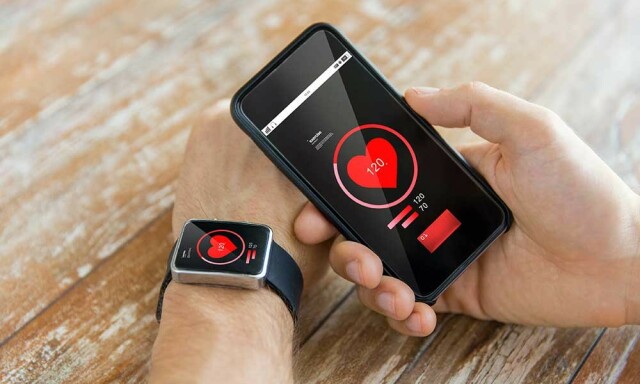 PULSKLOKKE MED APP: Det finnes mange typer treningsklokker og smartklokker som kan måle og angi puls. Foto: NTB Scanpix/Shutterstock PULSKLOKKE MED APP: Det finnes mange typer treningsklokker og smartklokker som kan måle og angi puls. Foto: NTB Scanpix/Shutterstock